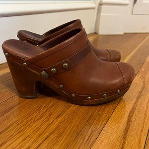 Ugg Heeled Brown Leather Clogs